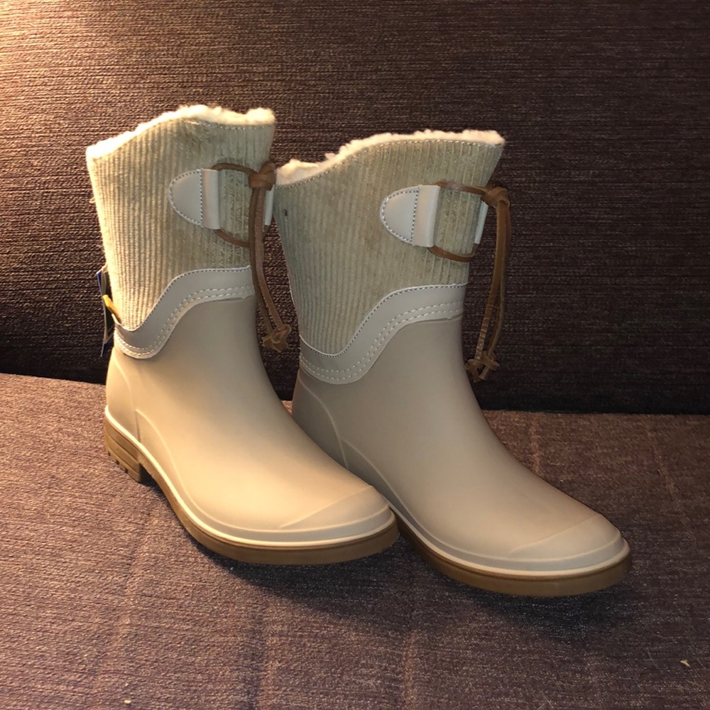 Hazel shortie boot women’s size 6 alpine design crème colored
